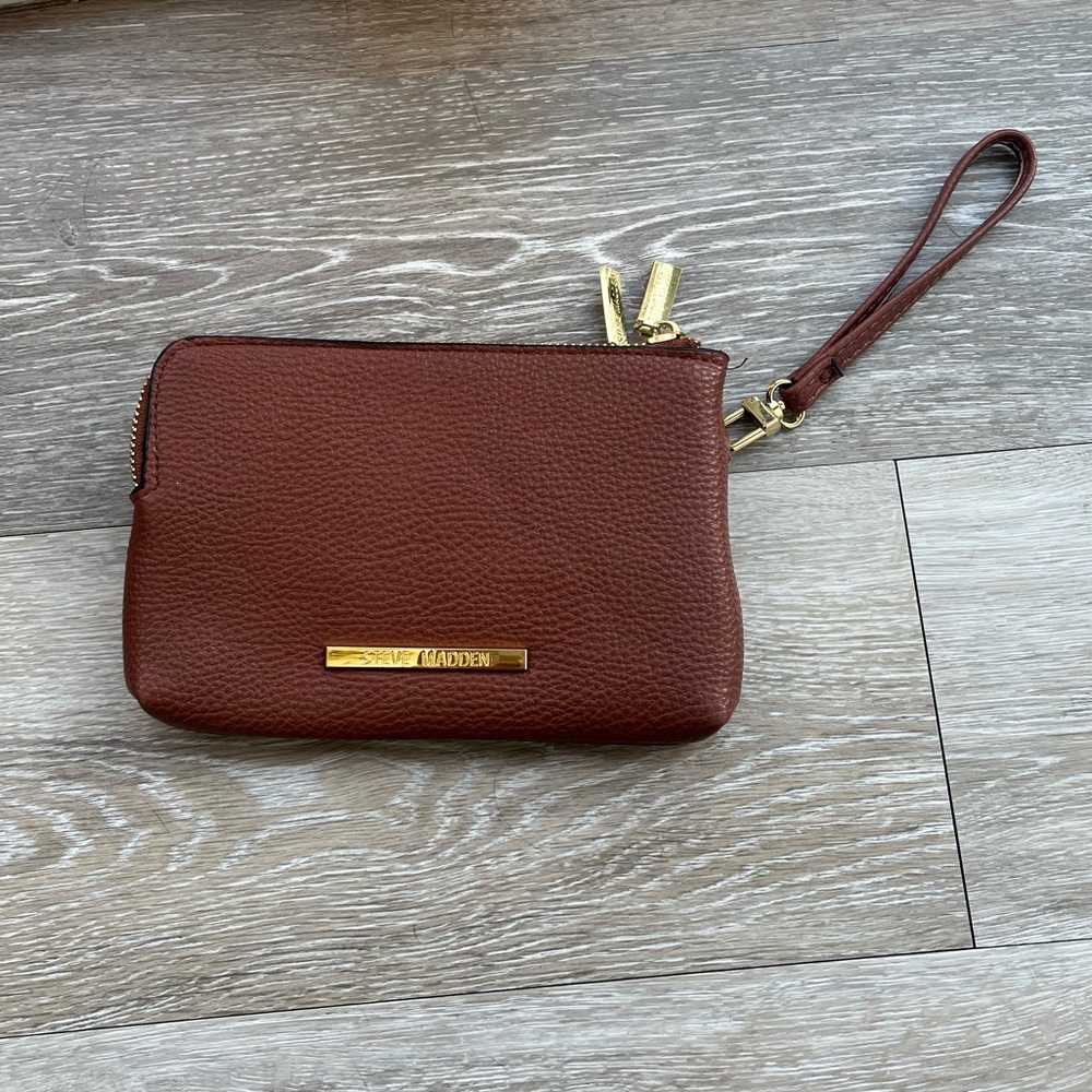 Steve Madden btrell wristlet